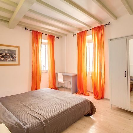 Three Bedroom Apartment Campo Dei Fiori روما الغرفة الصورة