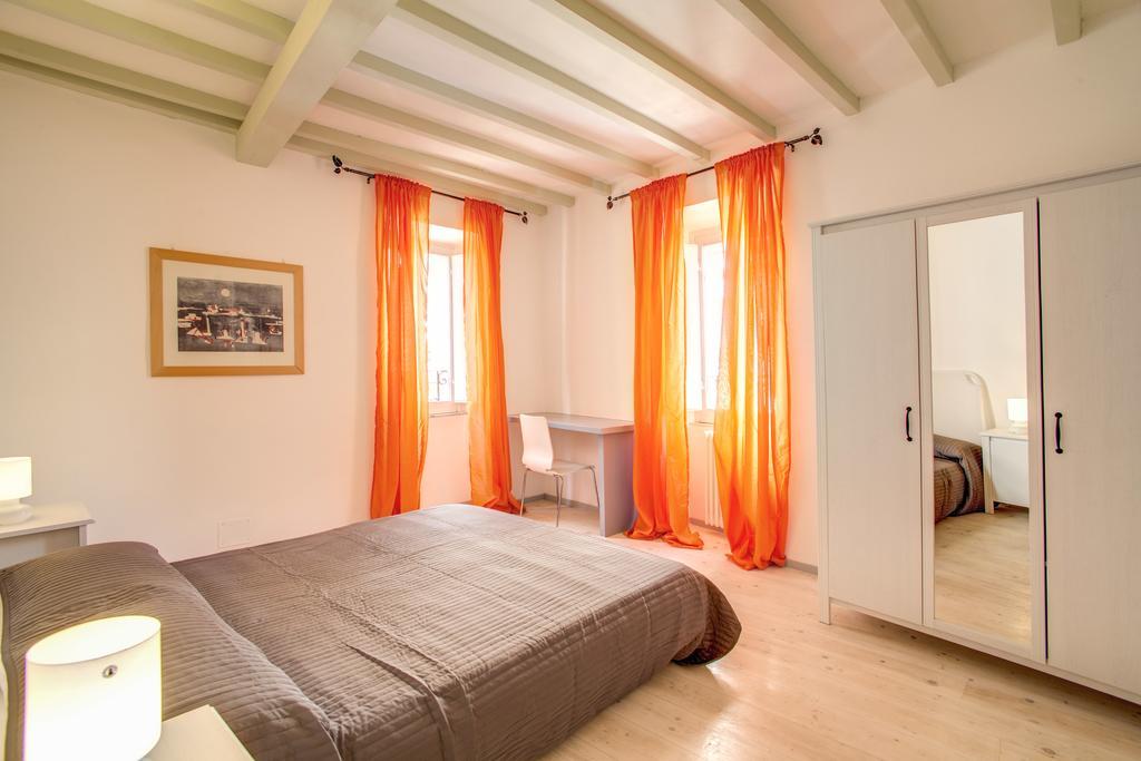 Three Bedroom Apartment Campo Dei Fiori روما الغرفة الصورة