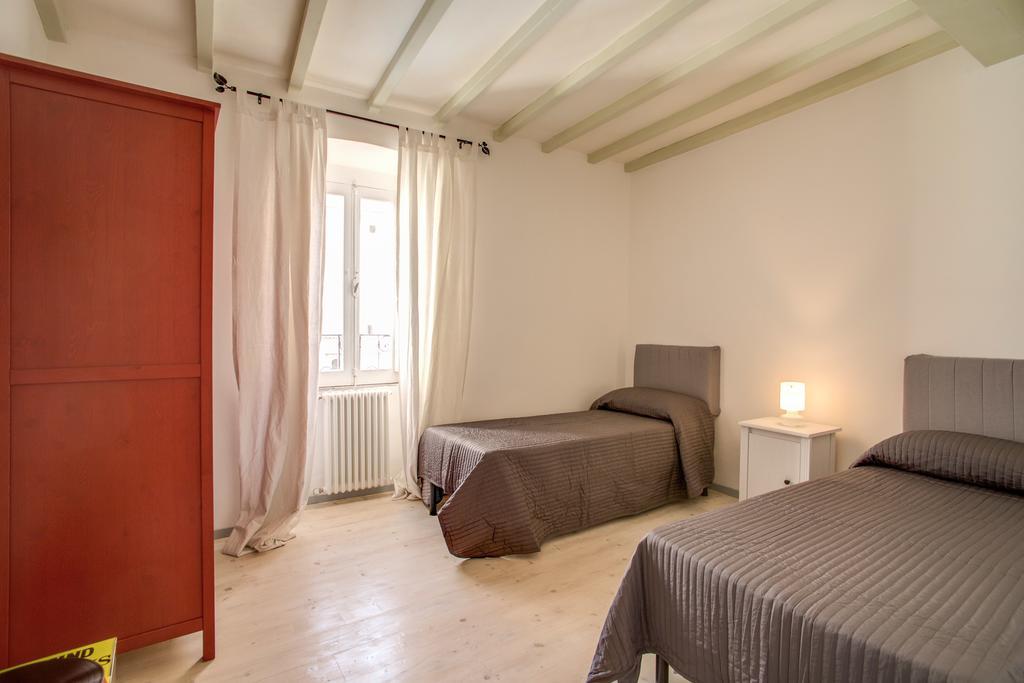 Three Bedroom Apartment Campo Dei Fiori روما الغرفة الصورة